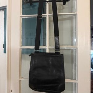 Elegant Black Leather Messenger Bag